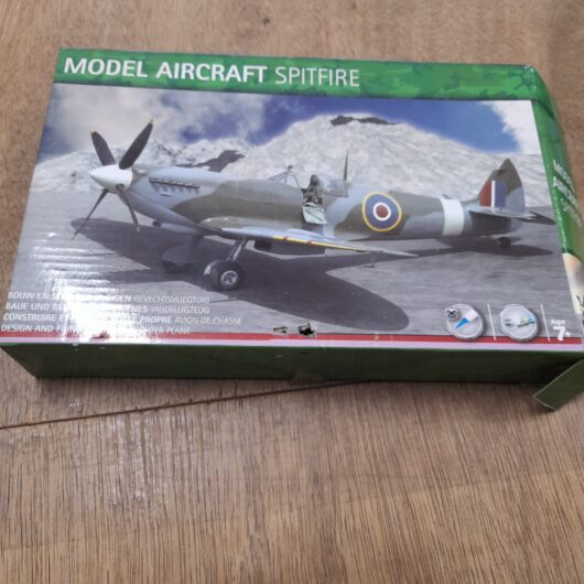 Model vliegtuig Spitfire kopen bij RataPlan webshop!