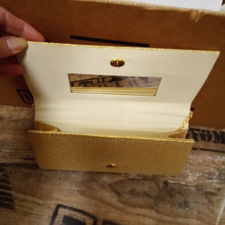 Goudkleurig stap tasje kopen bij RataPlan webshop!