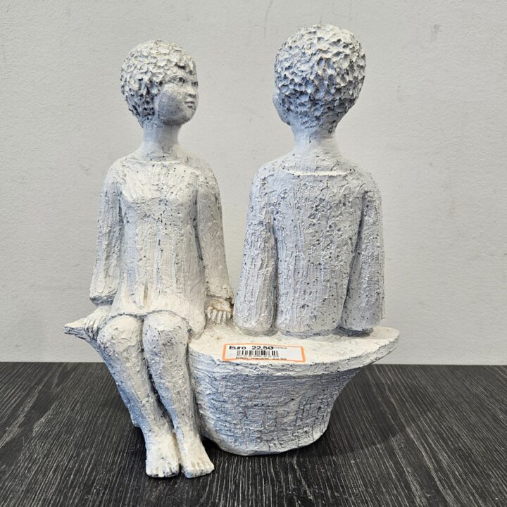 Beeld - twee dames zittend op een bankje kopen bij RataPlan webshop!