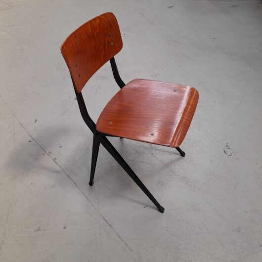 Ynske Kooistra Vintage schoolstoel v.a 1960 kopen bij RataPlan webshop!