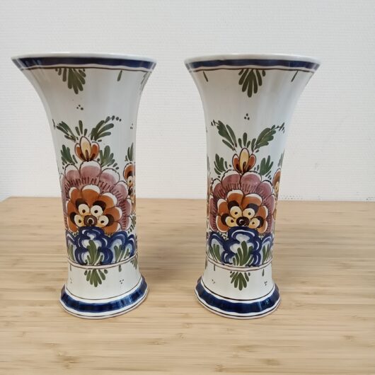 Set van 2 vintage vazen