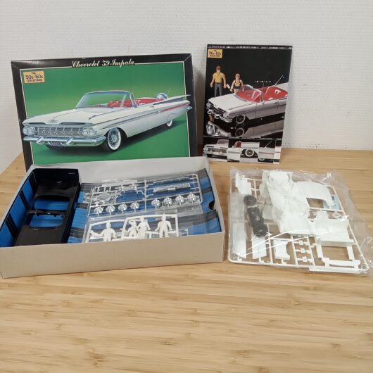Gunze Sangyo 1:32 Chevrolet '59 Impala kopen bij RataPlan webshop!