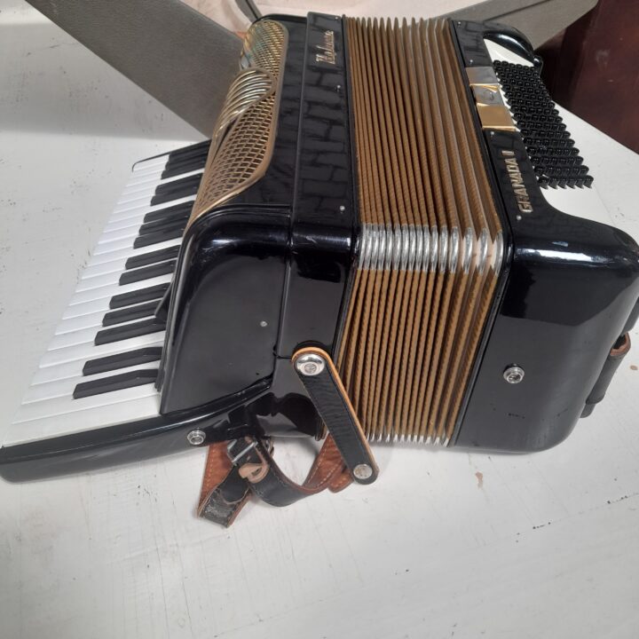 Hohner granada II Accordeon kopen bij RataPlan webshop!