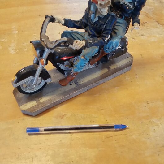Beeldje 2 skeletten op motorfiets kopen bij RataPlan webshop!