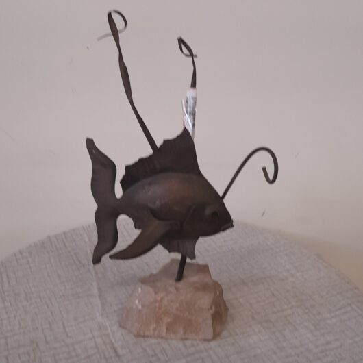 Metalen vis op stenen voet kopen bij RataPlan webshop!