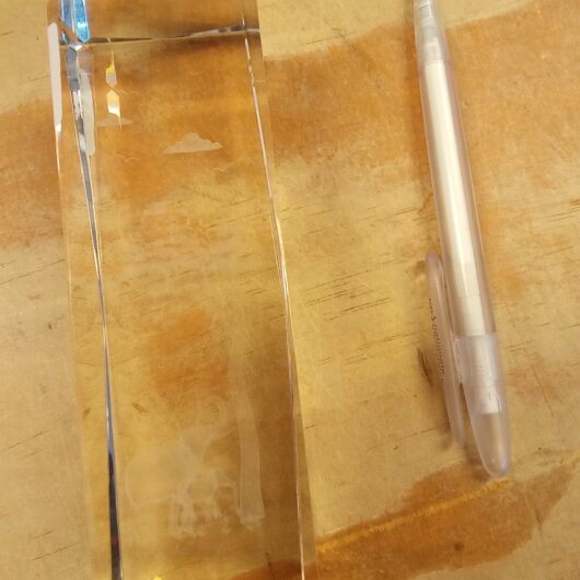 Glazen blok met afbeelding 2 olifanten bij boom kopen bij RataPlan webshop!