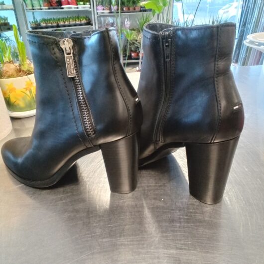 Tommy Hilfiger leren dames enkellaars maat 40 kopen bij RataPlan webshop!