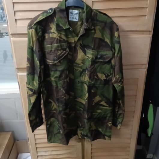 Vintage jaren 1990 militair shirts kopen bij RataPlan webshop!