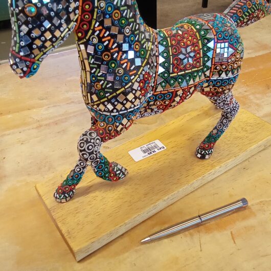 Decoratief paard met ingelegde mozaiekstukjes kopen bij RataPlan webshop!