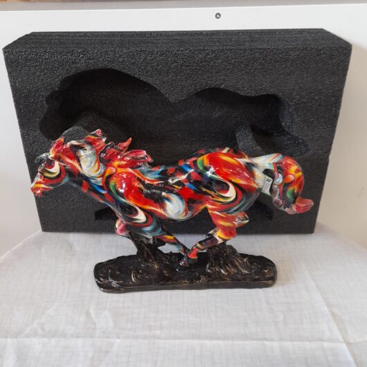 Decoratieve paard sculptuur. kopen bij RataPlan webshop!