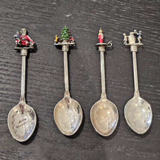 Set van 4 vintage kersttheelepeltjes kopen bij RataPlan webshop!
