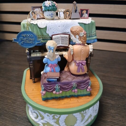 Vintage Enesco muziekdoos "The duet" kopen bij RataPlan webshop!