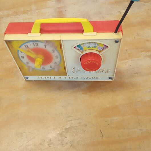 Vintage Fisher-Price Hickory  Dickory Dock Muziekdoos kopen bij RataPlan webshop!