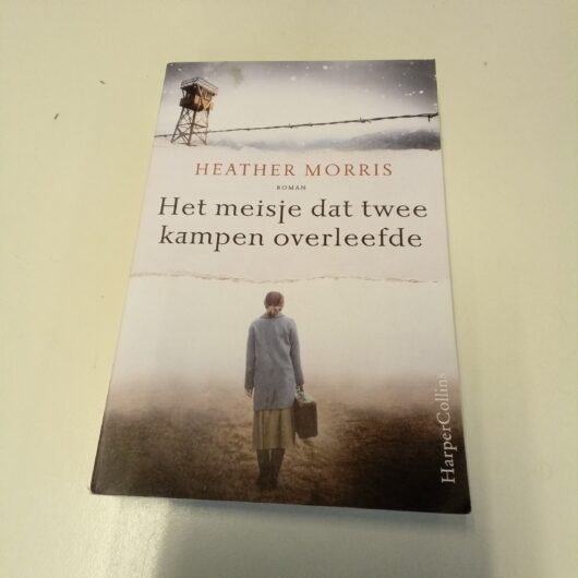 Het meisje dat twee kampen overleefde kopen bij RataPlan webshop!