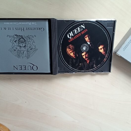 QUEEN -PLATINUM: Greatest hits cd 1